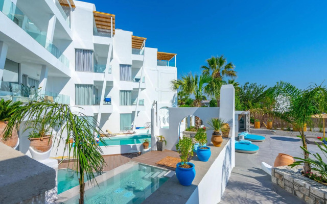 Kouros Home Hotel