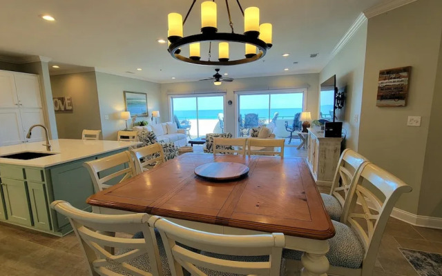 Desoto Beach Club 304