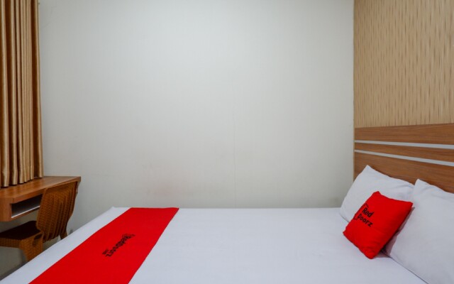 RedDoorz near Living Plaza Purwokerto