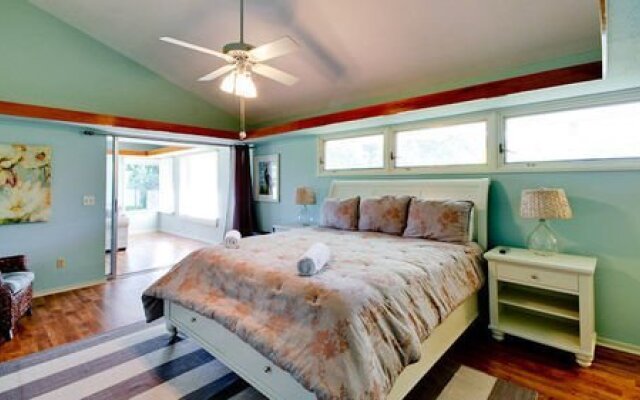 HoneyWood House