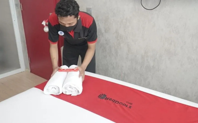 RedDoorz near Jawa Timur Park 3