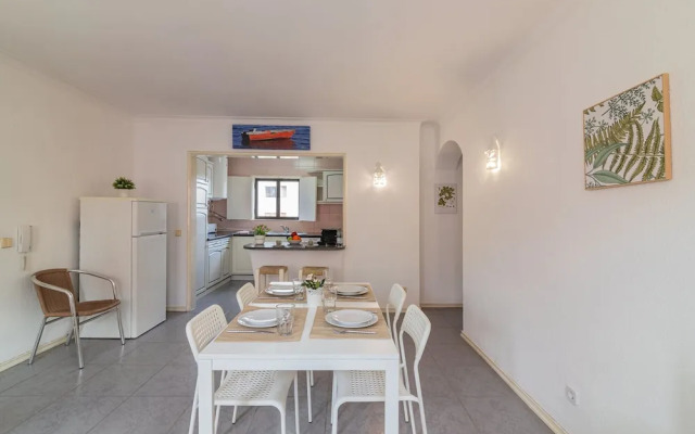 Vilamoura Central 1 by Homing