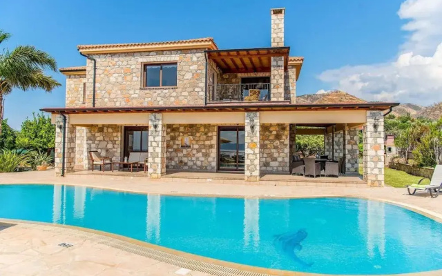 Sunset View Villa in Argaka