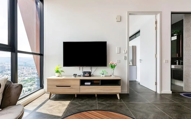 Scarletz Suites KLCC by Emily in Town