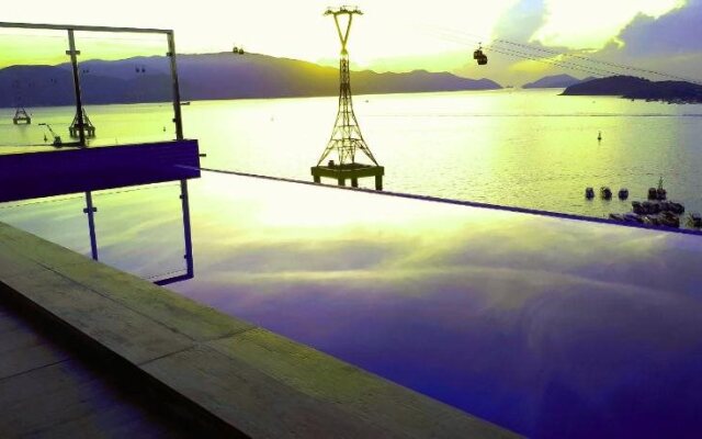 Nha Trang Harbor Apartments & Hotel