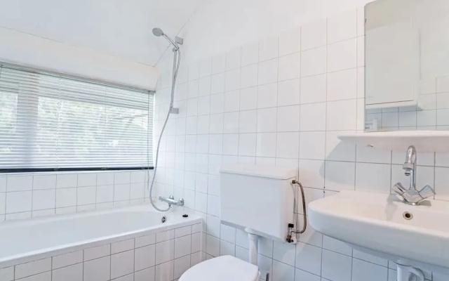 Lovely Holiday Home in Balkbrug with Jacuzzi and Garden