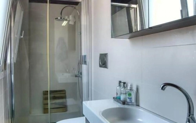 Pristine penthouse with Parthenon view by the pool