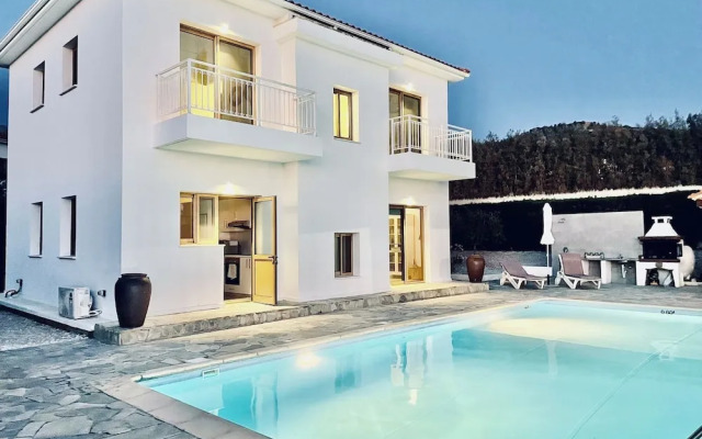 Spacious Luxury Private Sea View Villa