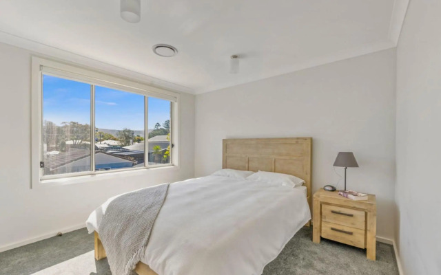 SEA MIST Gerringong 4pm Check Out Sundays