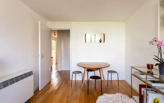 Modern Victoria Park Apartment