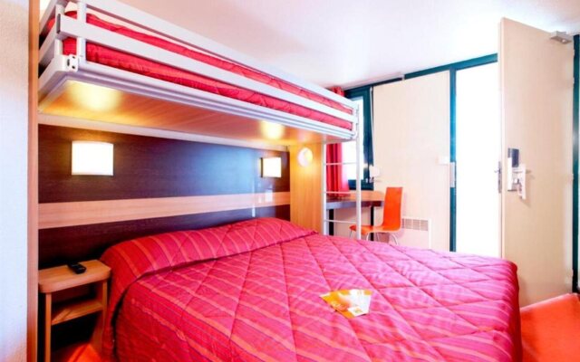 Première Classe La Ville-Du-Bois