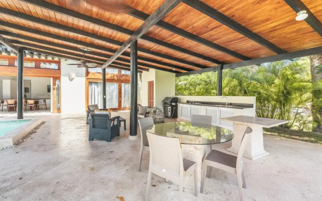 Rustic Villa With 3BR Pool bbq in Cap Cana