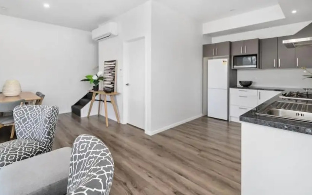 A Luckie Charm - 8 Bedroom Townhouse