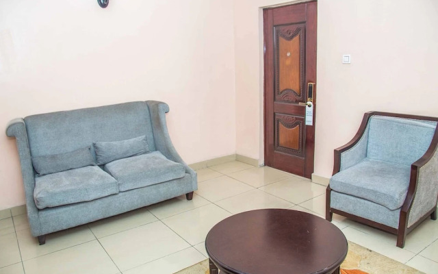 Royal Crest Hotel & Suites
