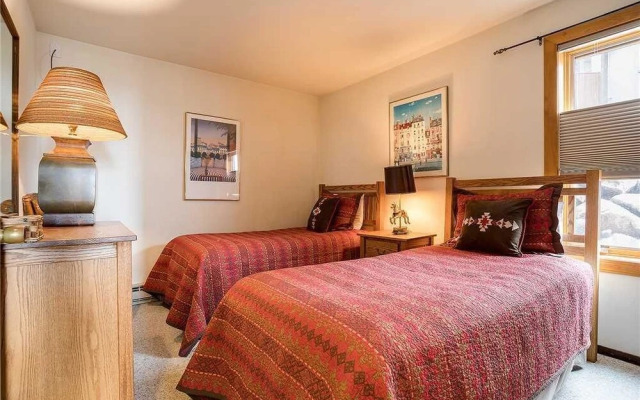 West Condominiums - W3301