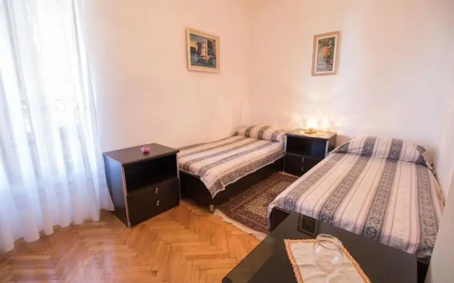 Apartments Luka