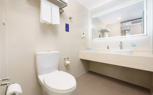 Holiday Inn Express Dalian City Centre by IHG