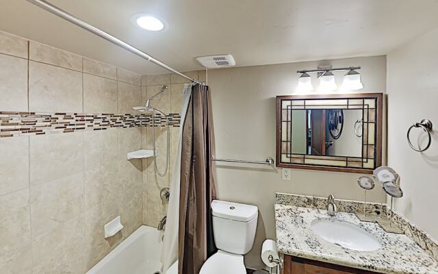 3987mant 3 Bedroom Condo