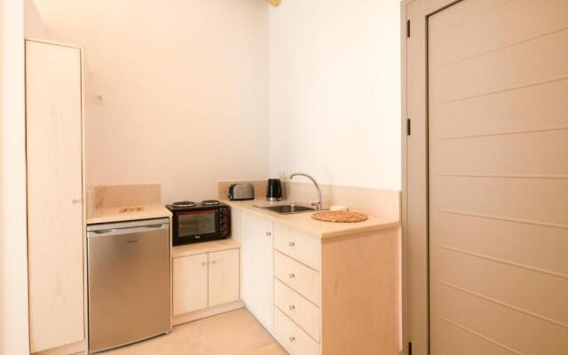 Marina Vista Luxury Studio suites Beach front
