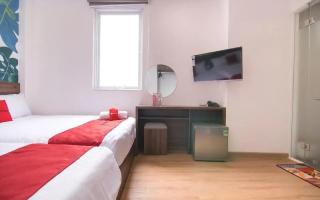 RedDoorz Plus @ Tran Quang Khai Street