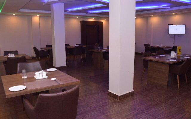 Seamens Club N Hotel