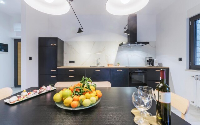 Amazing Apartment in Fazana With 2 Bedrooms and Wifi