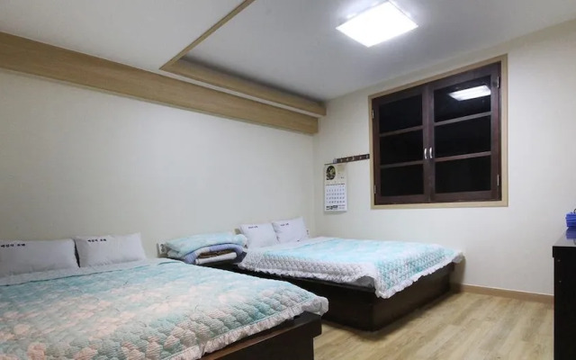 Palgongsan Youth Hostel
