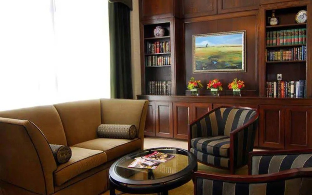DoubleTree by Hilton Milwaukee - Brookfield