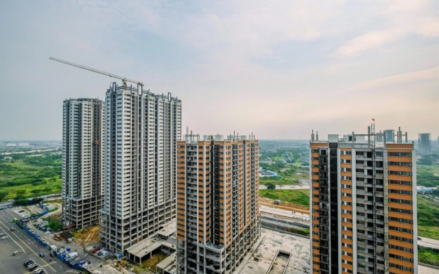 Comfy And Homey 2Br At Meikarta Apartment