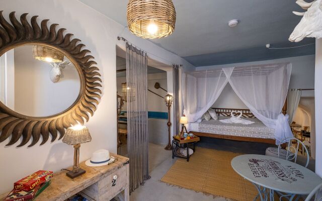 Rock Villas - Emporio | Pool, Jacuzzi, Castle View