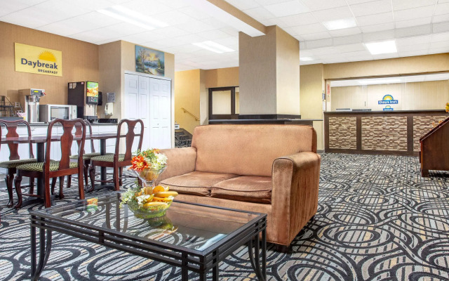 Days Inn by Wyndham College Park