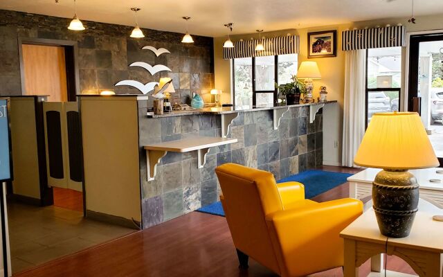 Seabird Lodge
