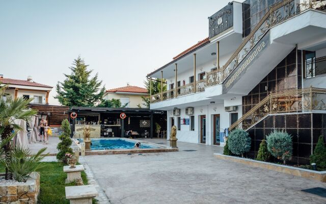 Greek Pride Ηotel and Apartments