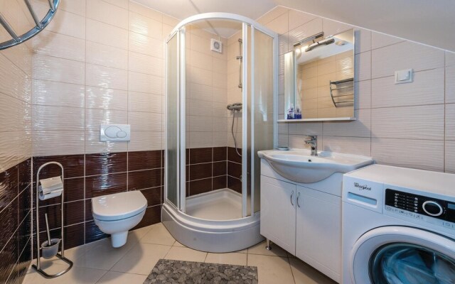 Nice Home in Vodice With Wifi and 4 Bedrooms