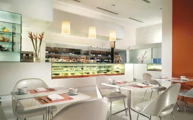 Shangri-La Apartments, Singapore