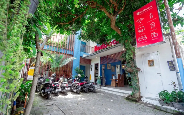 RedDoorz near Pantai Sanur Bali
