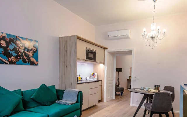 High Street Suites