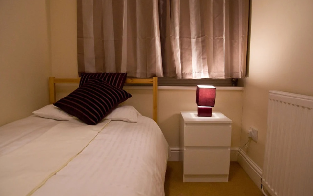 Icon Hutton Apartment