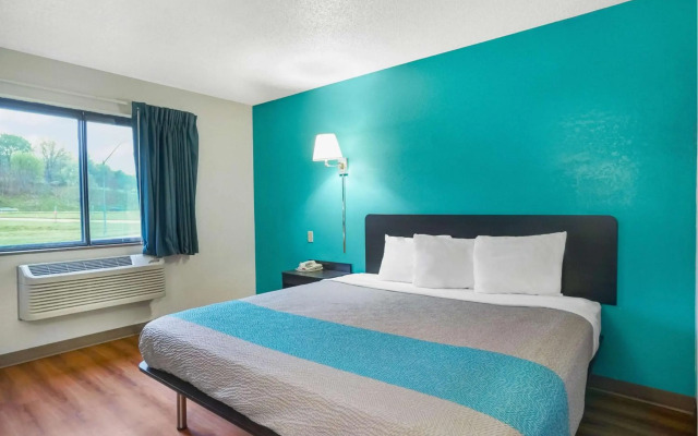 Motel 6 Montoursville, PA - Williamsport