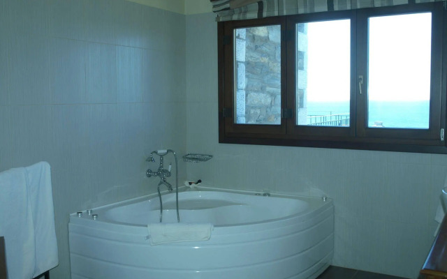 Porto Mani Suites