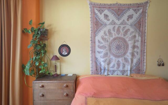 Eclectic Home In Trendy Bristol Suburb