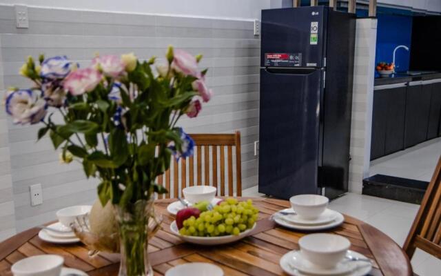 Chocolate 5Bedroom 7 QueenBed 5 Min Walk Beach
