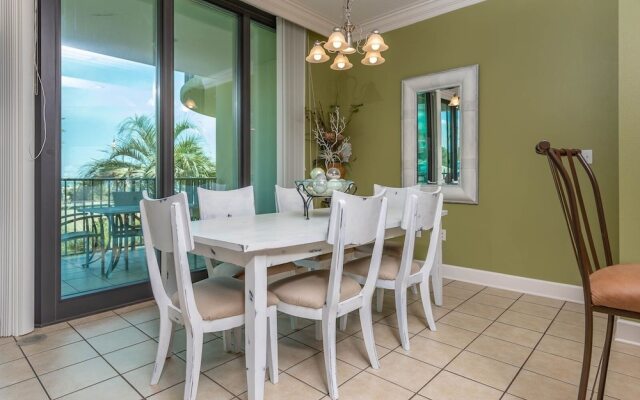 Phoenix on the Bay 2 by Brett Robinson Vacations