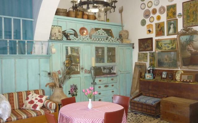 Traditional Villa 7 Mins Drive From Haraki Beach