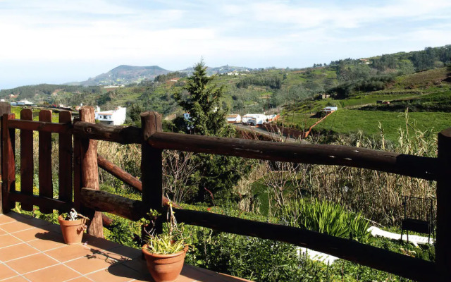 Apartment in Moya with terrace