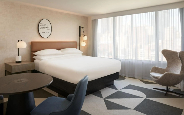 Sheraton Pittsburgh Hotel at Station Square