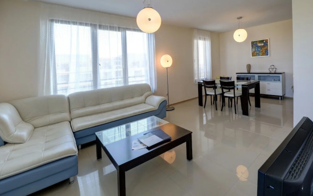 Lighthouse Luxe Estate Apart & Villas