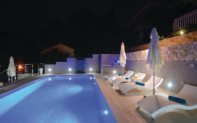 Nice Home in Prigradica With Wifi and 1 Bedrooms