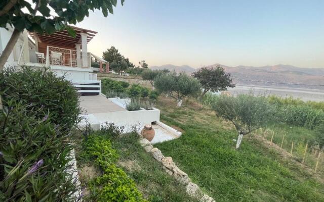 Apollonides Seafront Villa 1 “Aoede”