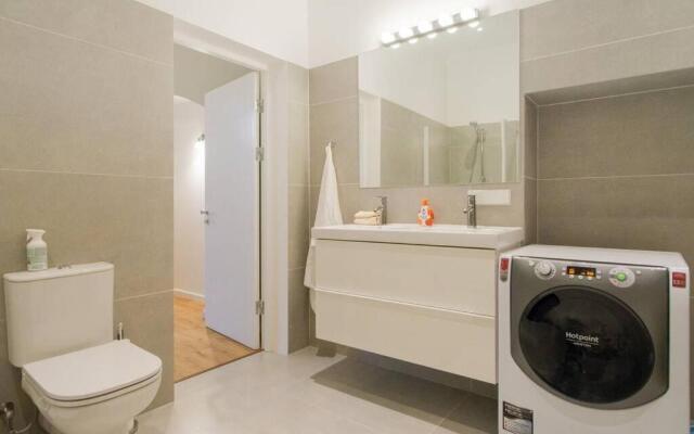 Modern & Spacious 80m2 Apartment in Riga Old Town
